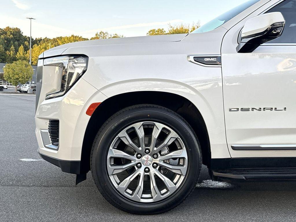 used 2021 GMC Yukon car, priced at $45,473