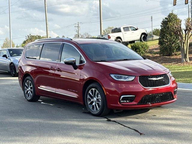 new 2025 Chrysler Pacifica Hybrid car, priced at $48,536