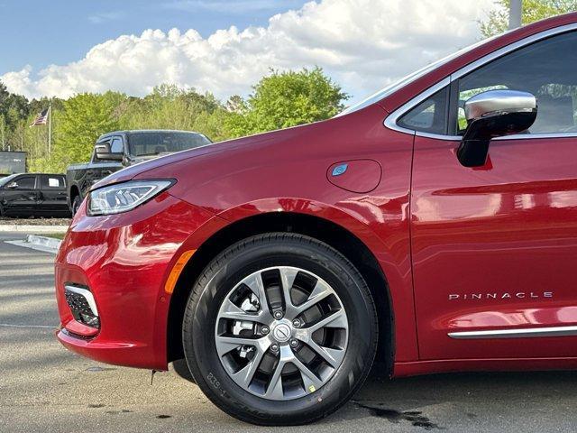 new 2025 Chrysler Pacifica Hybrid car, priced at $48,536