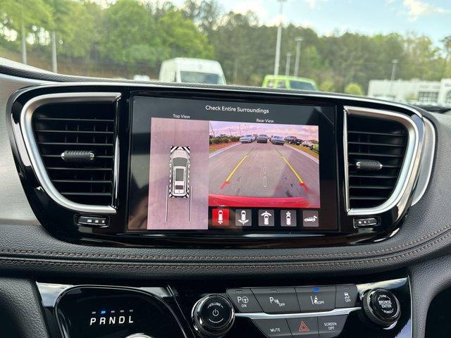 new 2025 Chrysler Pacifica Hybrid car, priced at $48,536