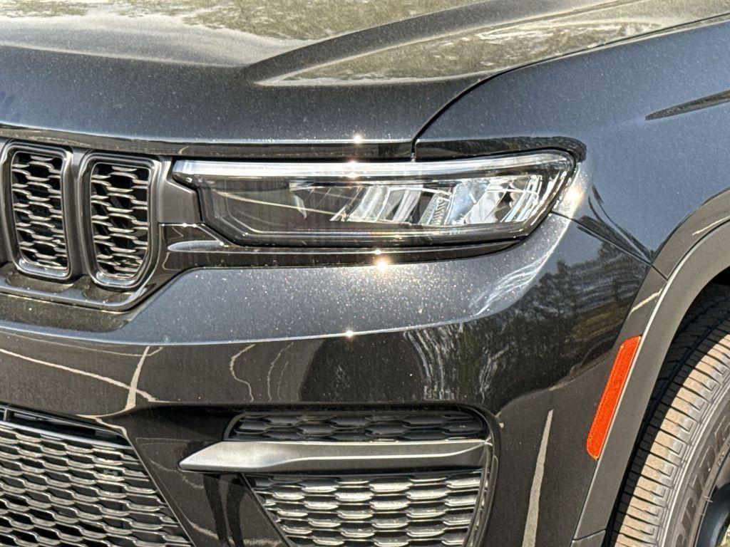 new 2025 Jeep Grand Cherokee car, priced at $42,709