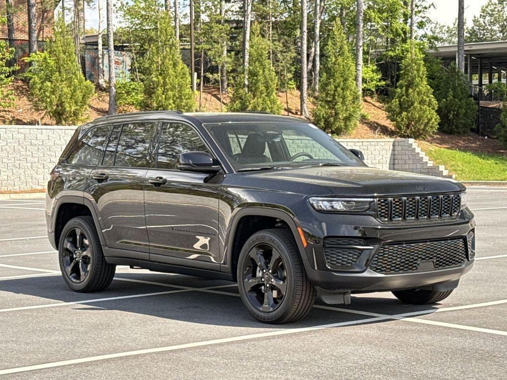 new 2025 Jeep Grand Cherokee car, priced at $42,709