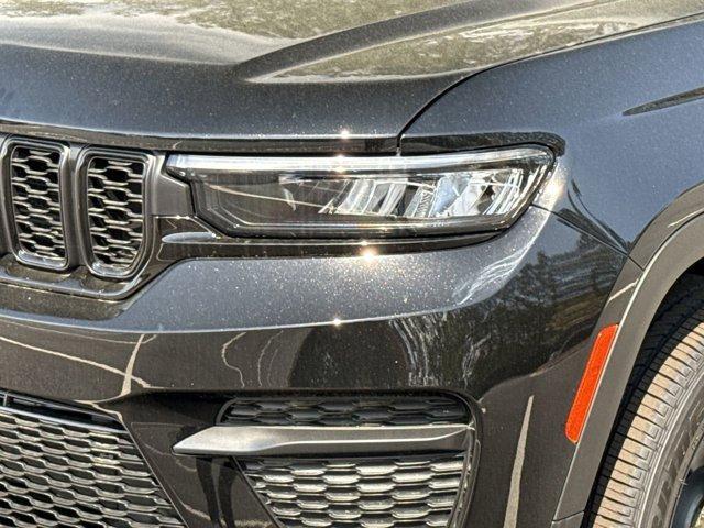 new 2025 Jeep Grand Cherokee car, priced at $44,370