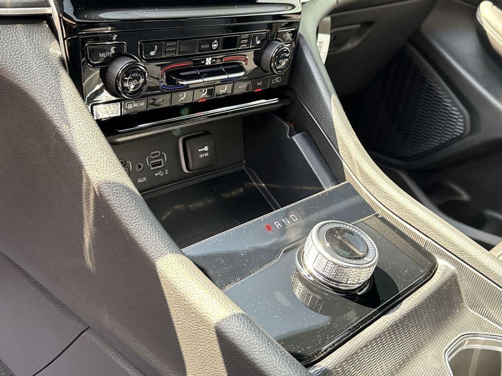 new 2025 Jeep Grand Cherokee car, priced at $42,709