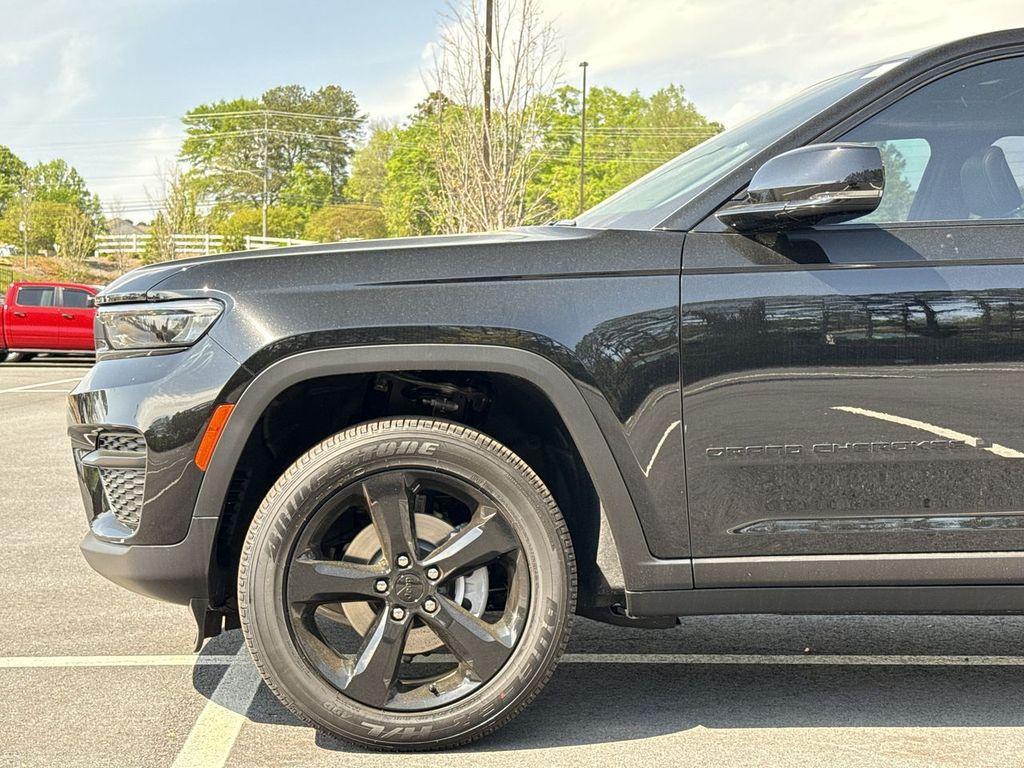 new 2025 Jeep Grand Cherokee car, priced at $42,709
