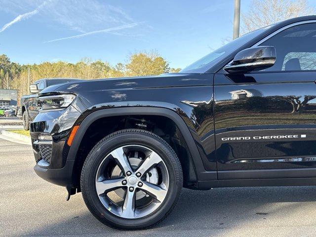 new 2025 Jeep Grand Cherokee car, priced at $47,405