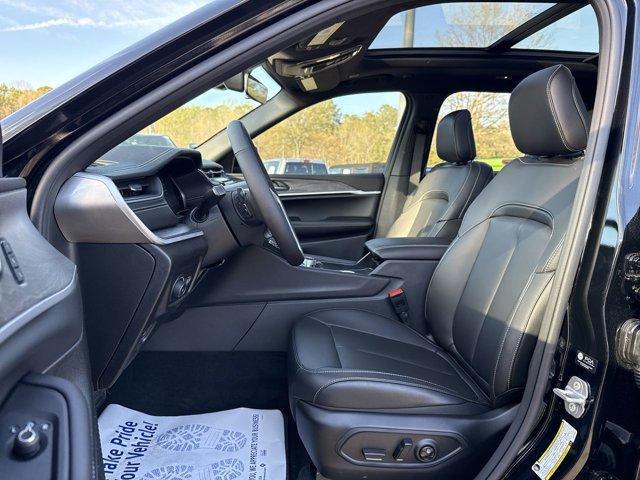 new 2025 Jeep Grand Cherokee car, priced at $47,405