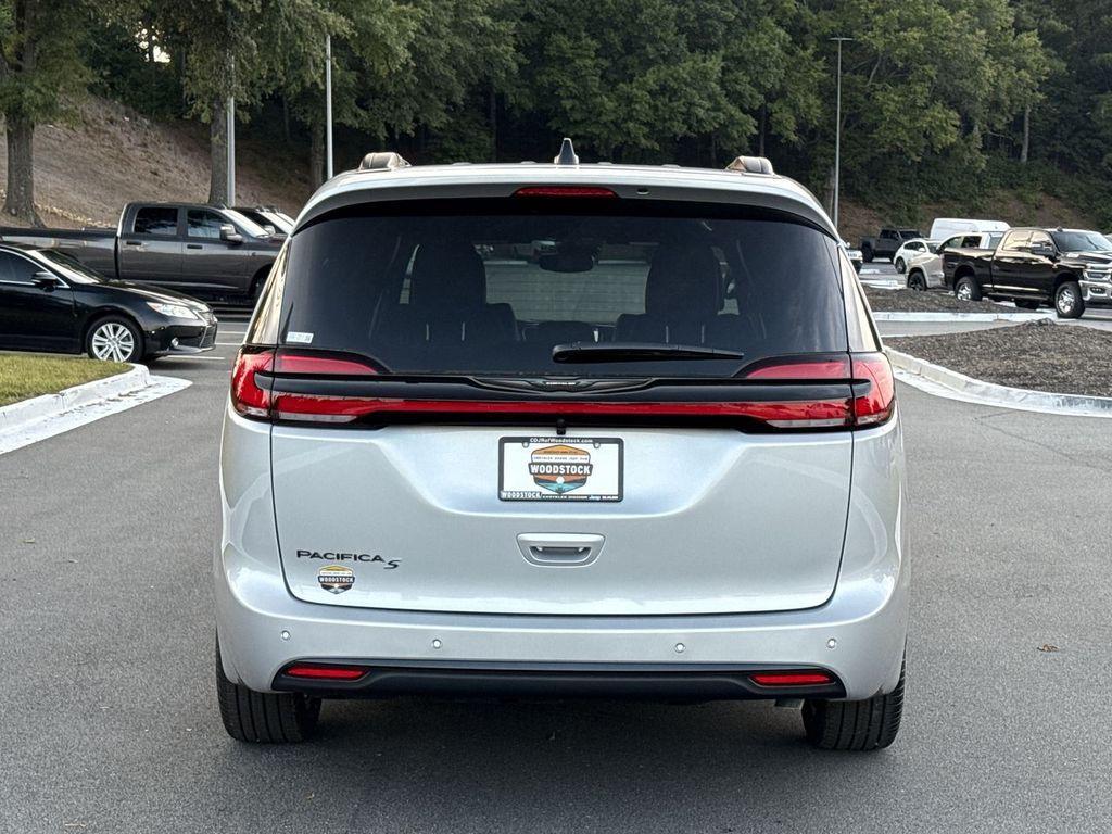 new 2026 Chrysler Pacifica car, priced at $42,474