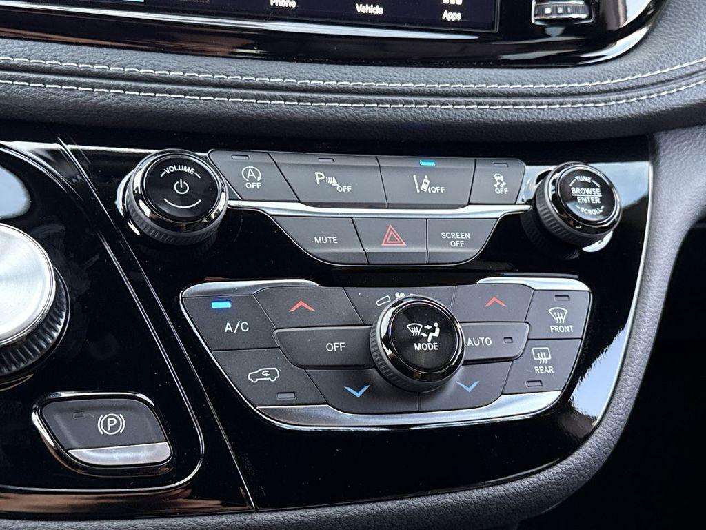 new 2026 Chrysler Pacifica car, priced at $42,474