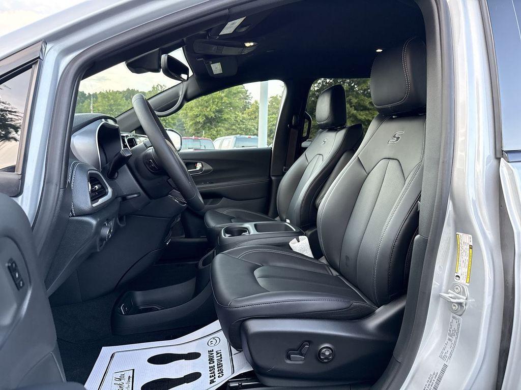 new 2026 Chrysler Pacifica car, priced at $42,474