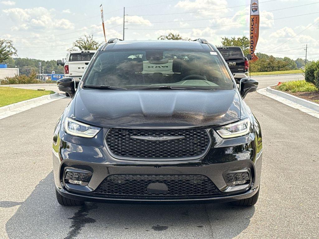 new 2026 Chrysler Pacifica car, priced at $42,298