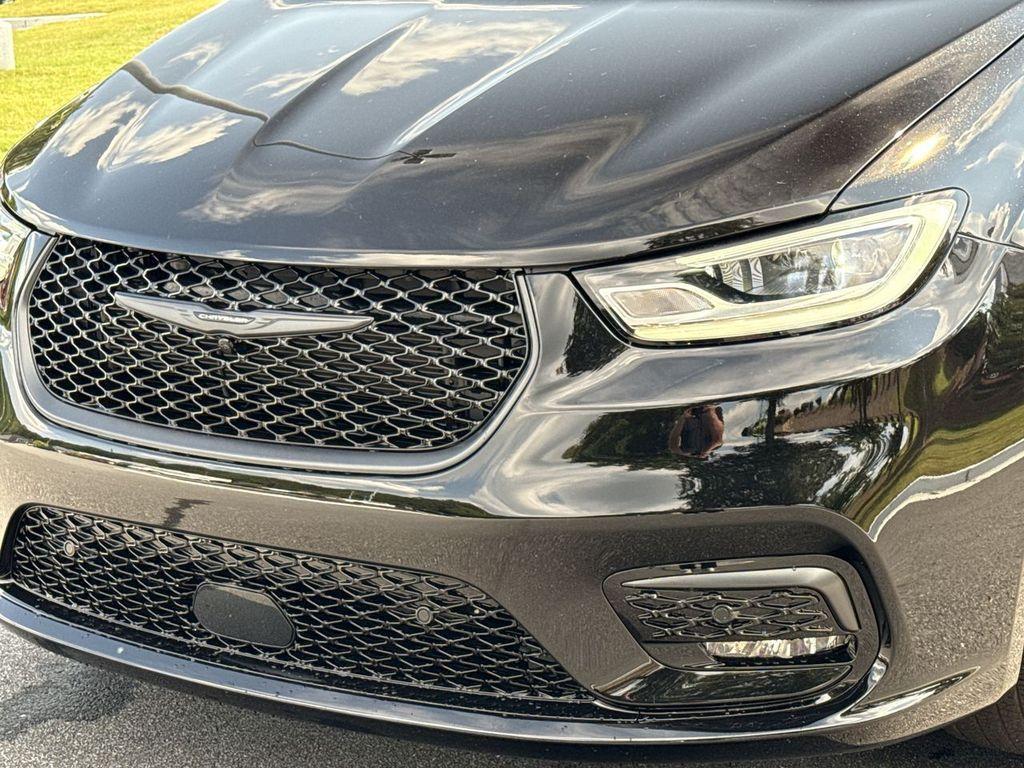 new 2026 Chrysler Pacifica car, priced at $42,298