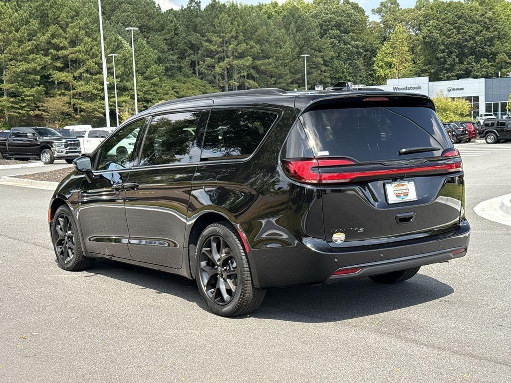 new 2026 Chrysler Pacifica car, priced at $42,298