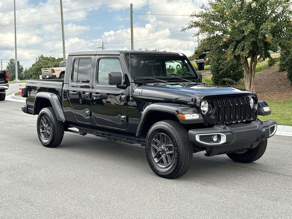 used 2022 Jeep Gladiator car, priced at $29,996