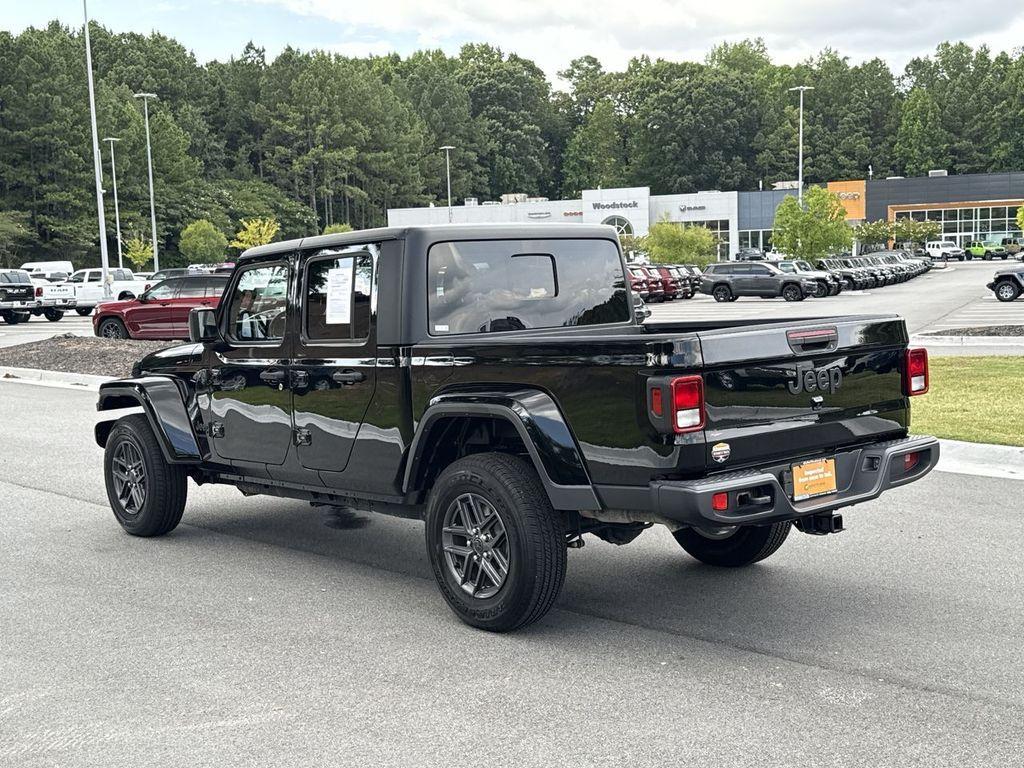 used 2022 Jeep Gladiator car, priced at $29,996