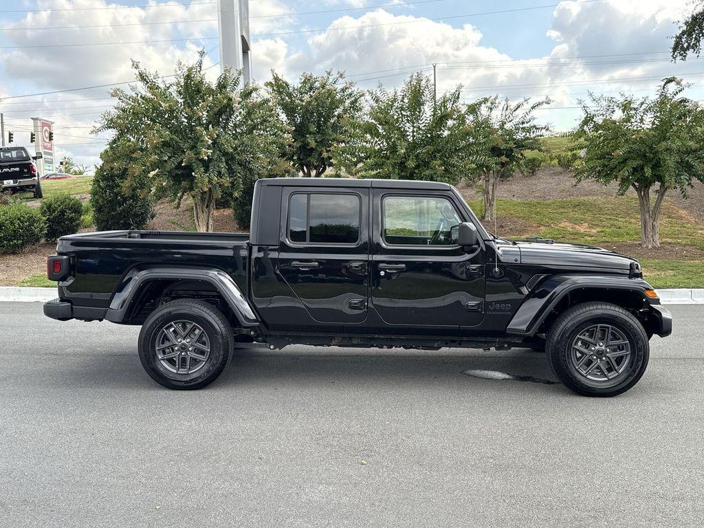 used 2022 Jeep Gladiator car, priced at $29,996