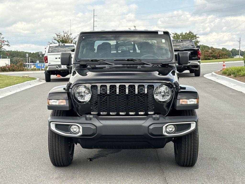 used 2022 Jeep Gladiator car, priced at $29,996