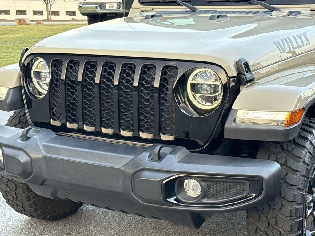 used 2022 Jeep Gladiator car, priced at $31,473