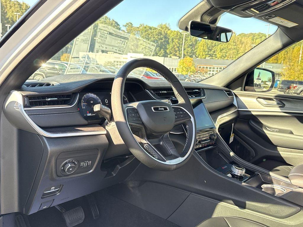 new 2025 Jeep Grand Cherokee L car, priced at $46,746