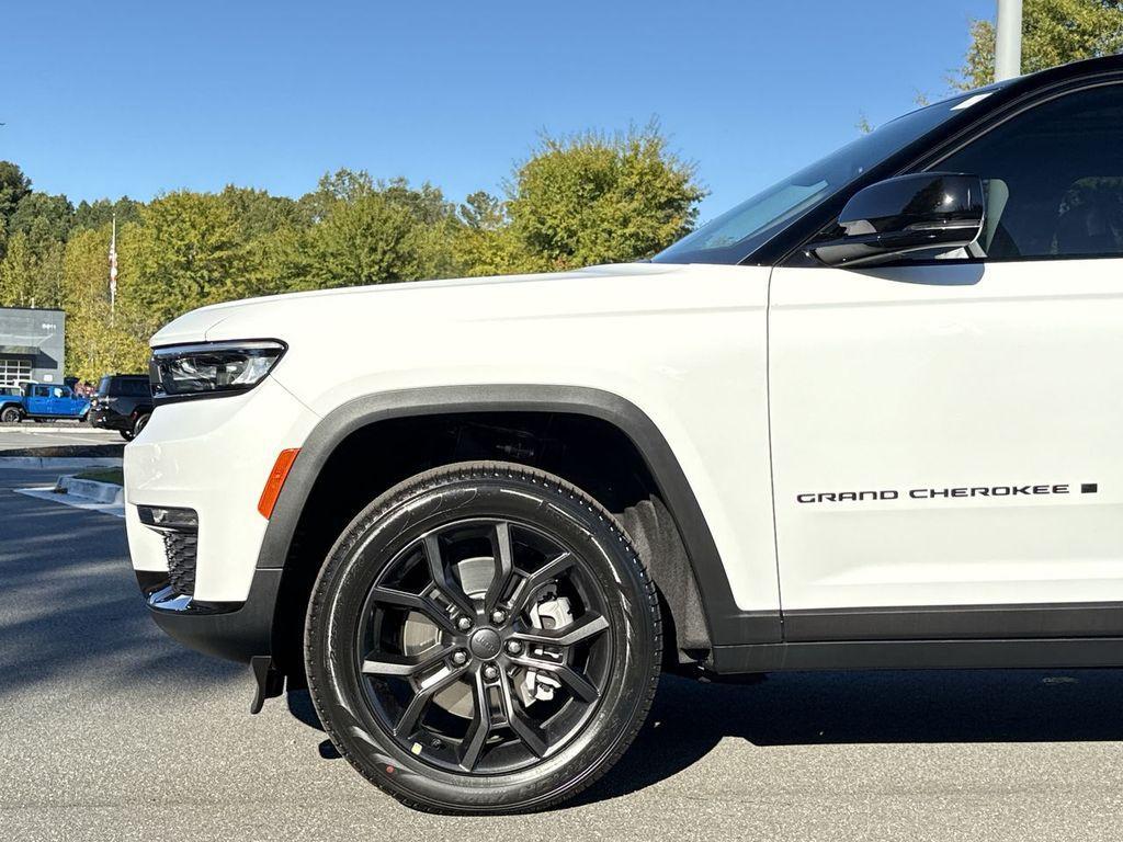new 2025 Jeep Grand Cherokee L car, priced at $46,746