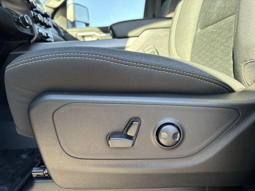 new 2025 Ram 1500 car, priced at $48,174