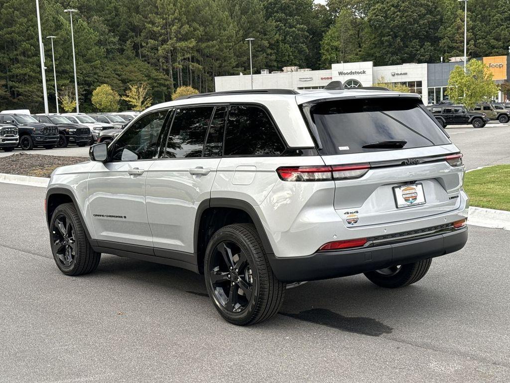 new 2025 Jeep Grand Cherokee car, priced at $45,583
