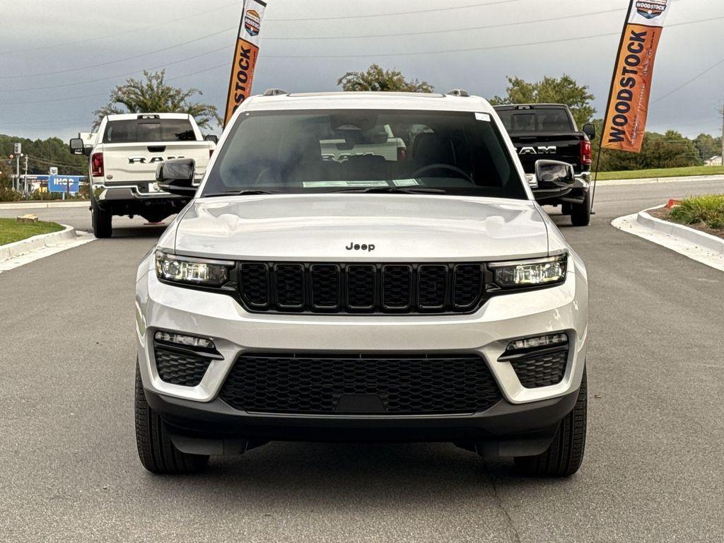 new 2025 Jeep Grand Cherokee car, priced at $45,583