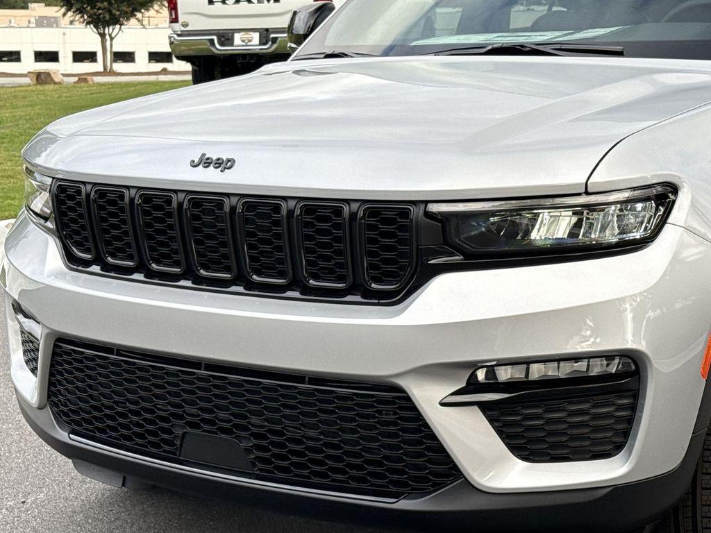 new 2025 Jeep Grand Cherokee car, priced at $45,583