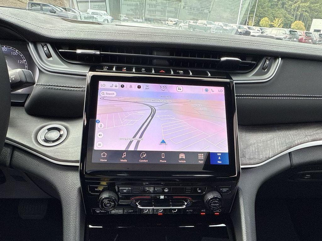 new 2025 Jeep Grand Cherokee car, priced at $45,583