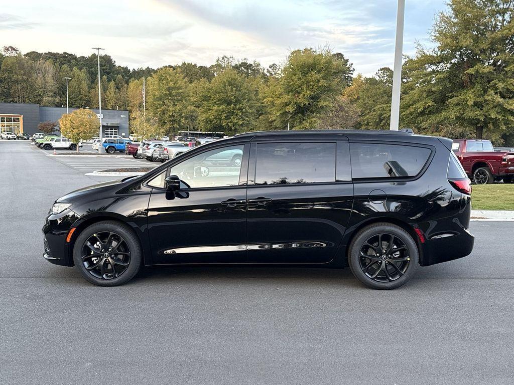 new 2026 Chrysler Pacifica car, priced at $45,036