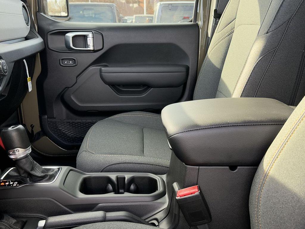 new 2025 Jeep Wrangler car, priced at $50,958