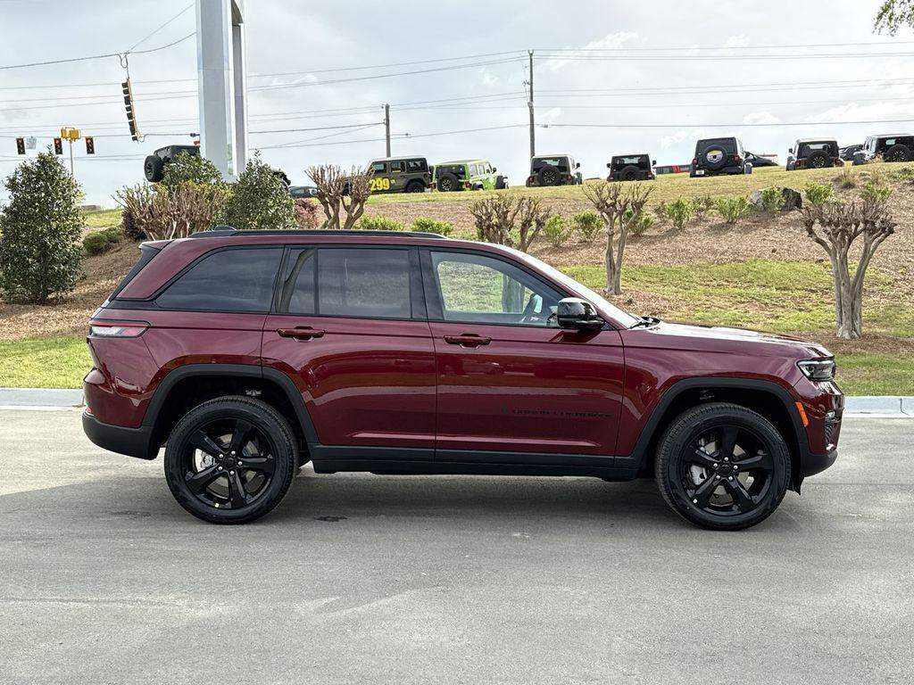 new 2025 Jeep Grand Cherokee car, priced at $47,306