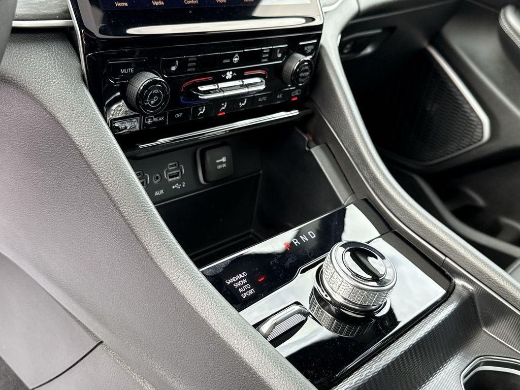 new 2025 Jeep Grand Cherokee car, priced at $47,306