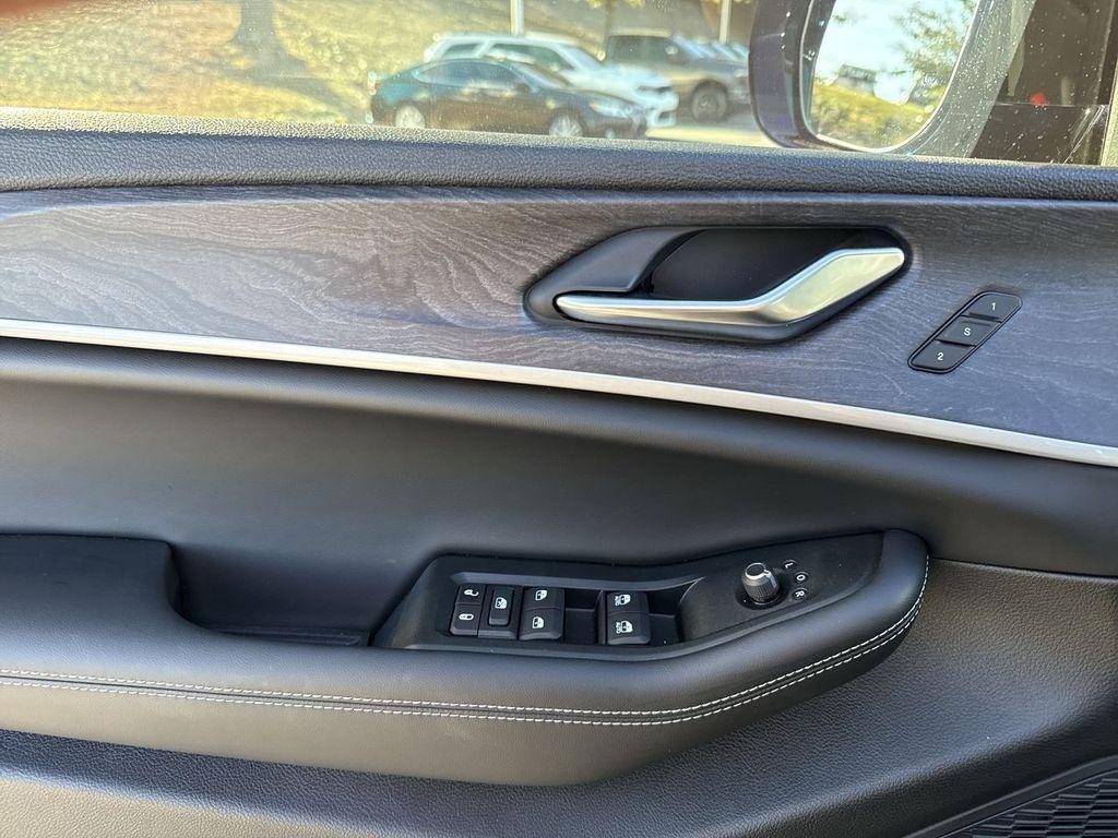 new 2025 Jeep Grand Cherokee car, priced at $45,083