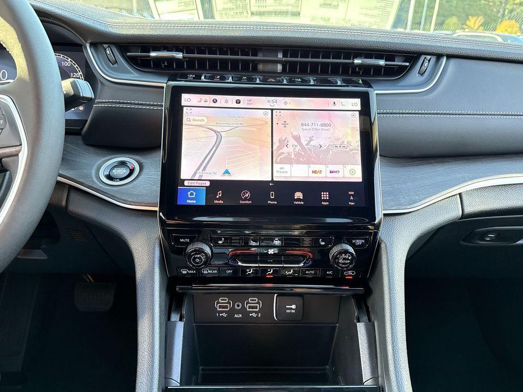 new 2025 Jeep Grand Cherokee car, priced at $45,083