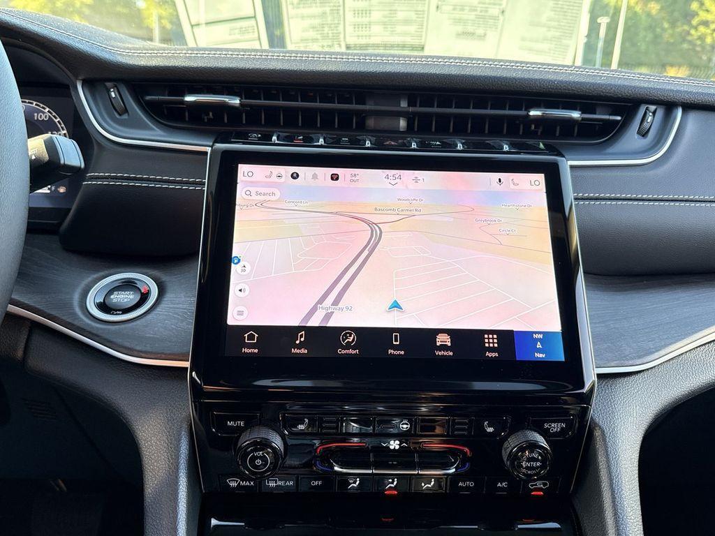 new 2025 Jeep Grand Cherokee car, priced at $45,083