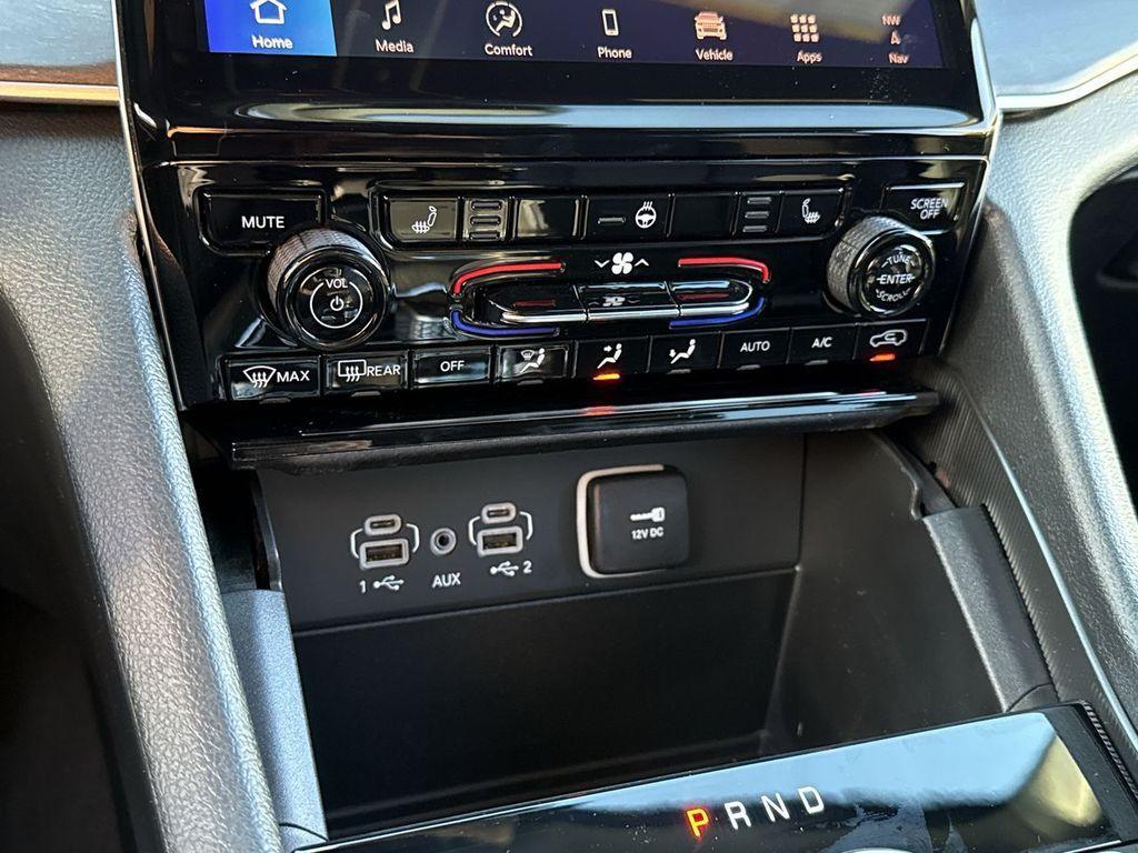 new 2025 Jeep Grand Cherokee car, priced at $45,083