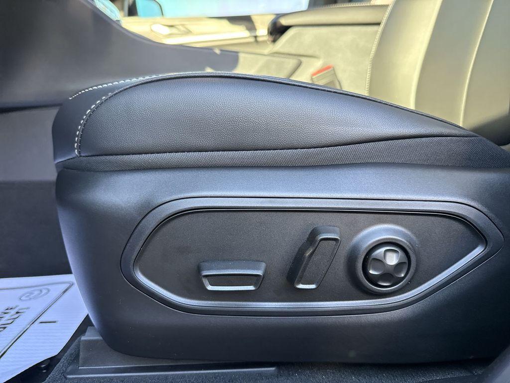 new 2025 Jeep Grand Cherokee car, priced at $45,083