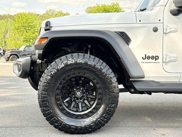 new 2025 Jeep Gladiator car, priced at $45,280