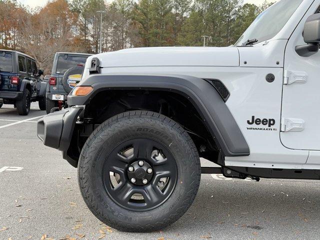 new 2025 Jeep Wrangler car, priced at $37,185