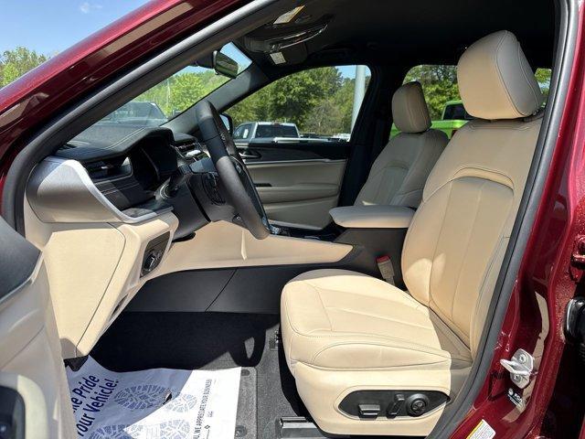 new 2025 Jeep Grand Cherokee L car, priced at $45,592