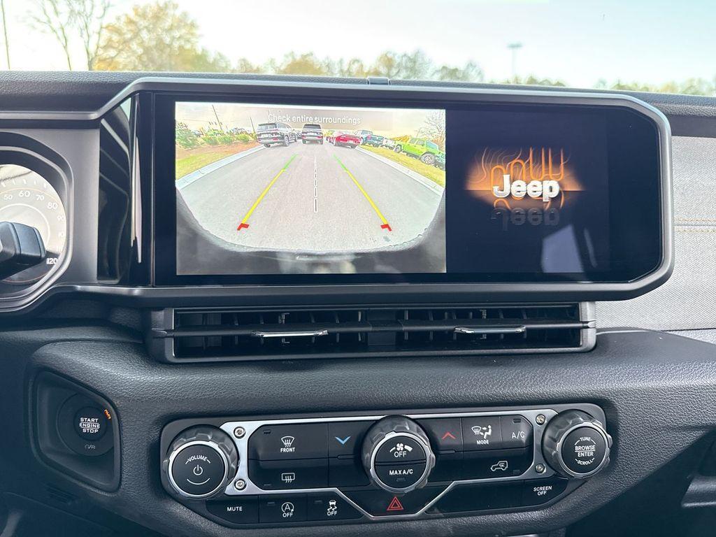 new 2025 Jeep Wrangler car, priced at $41,662