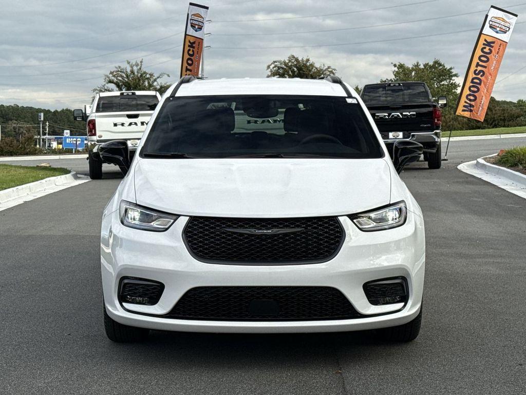 new 2026 Chrysler Pacifica car, priced at $42,298