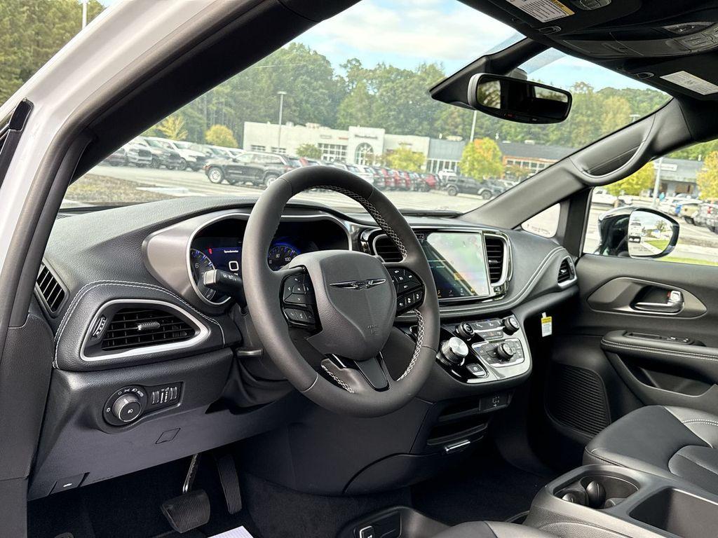 new 2026 Chrysler Pacifica car, priced at $42,298