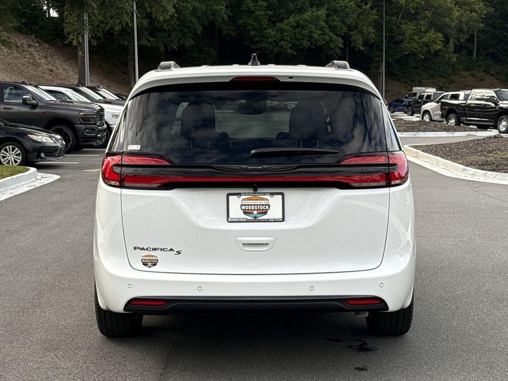 new 2026 Chrysler Pacifica car, priced at $42,298