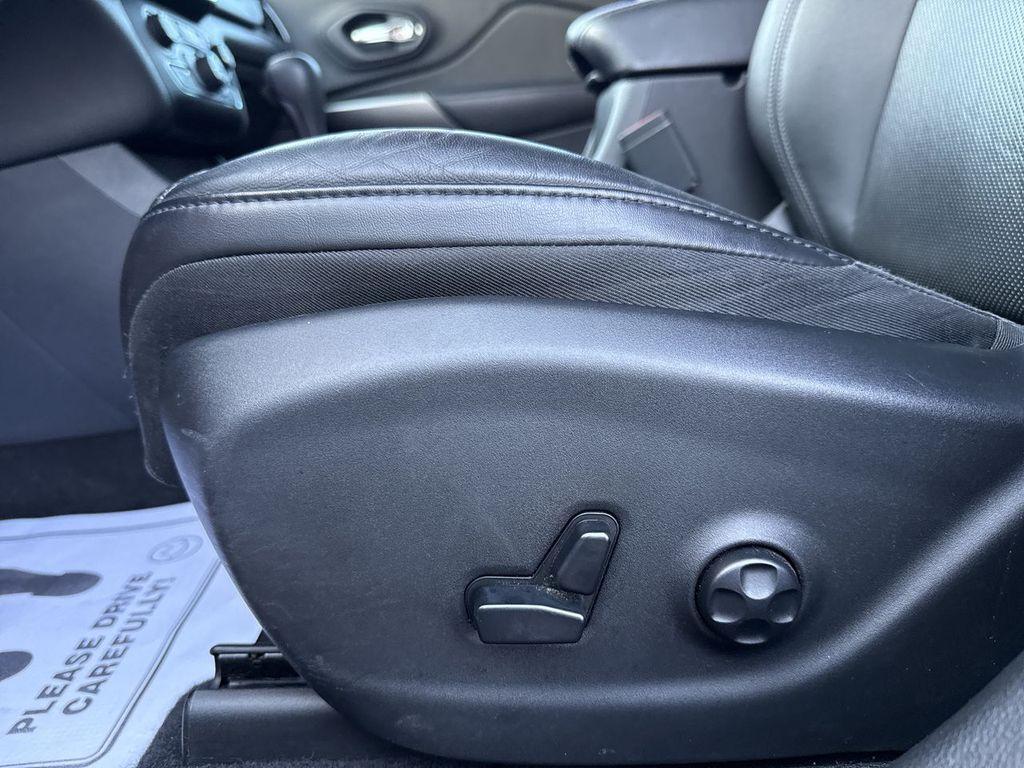 used 2019 Jeep Cherokee car, priced at $15,558