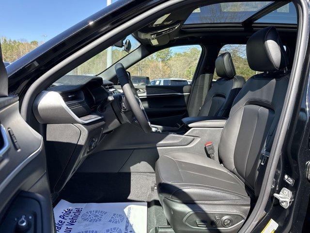 new 2025 Jeep Grand Cherokee car, priced at $49,405