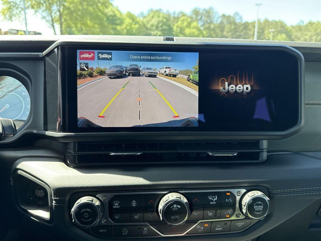 new 2025 Jeep Gladiator car, priced at $58,927