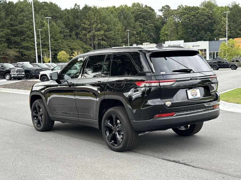 new 2025 Jeep Grand Cherokee car, priced at $45,583