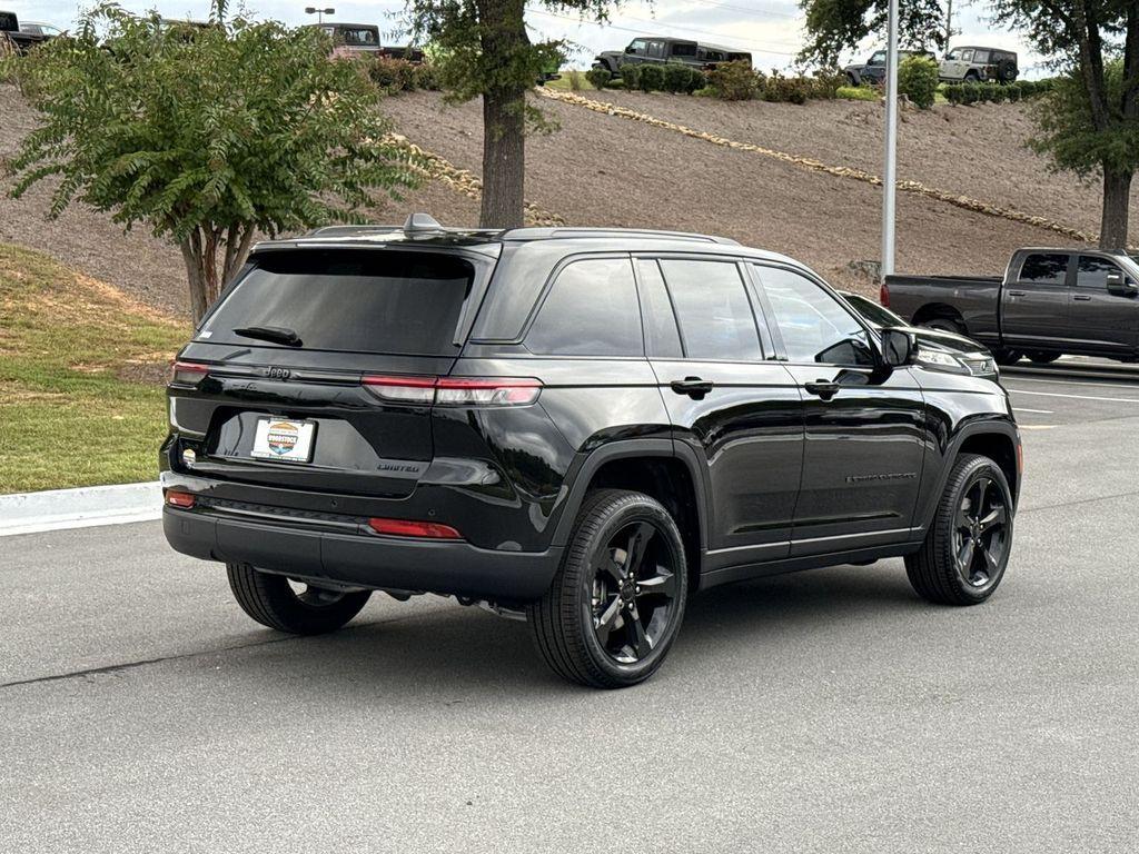 new 2025 Jeep Grand Cherokee car, priced at $45,583